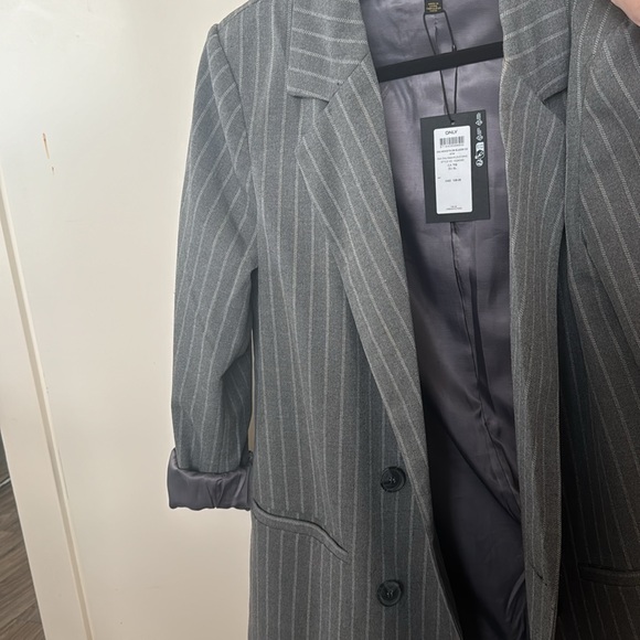 ONLY Gray Pinstripe Blazer Oversized Double-Breasted Stylish New - Picture 3 of 4